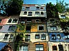 Hundertwasser-Haus - budynek mieszkalny w bałaganiarskiej stylistyce