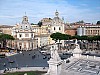 Widok z Monumenti a Vittorio Emanuele II na Kolumnę Trajana