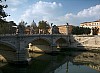 Most Sant'Angelo, w tle kopuła Bazyliki św. Piotra